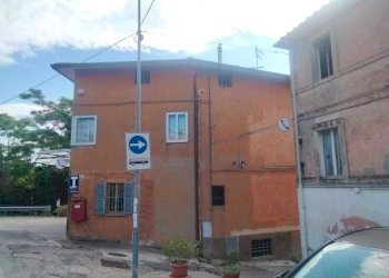 13.jpg - Locale Commerciale Strada Tuderte 89, Perugia - foto 6