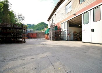 cortile laboratorio seminterrato - Locale Commerciale Via Valletta 1, Crespadoro - foto 4