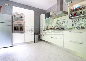 appartamento zona giorno - Locale Commerciale Via Valletta 1, Crespadoro - foto 15