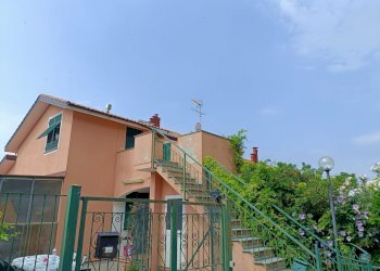 IMG20230629105017.jpg - Appartamento Via Firenze 74, Celle Ligure - foto 1