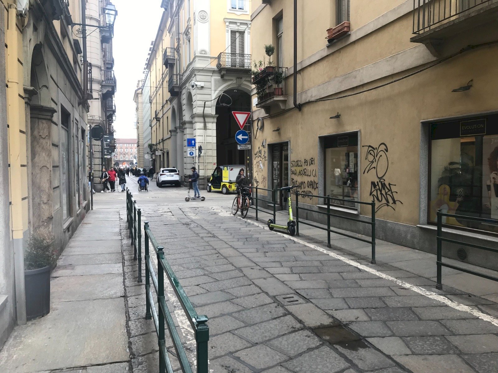 esterno - Garage - Parcheggio piazza Castello, Torino (zona Centro) - foto 3