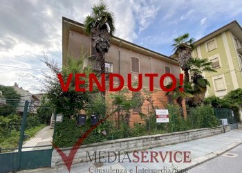 Villa Cuneo, Via Alessandro Volta, Cuneo - foto 1