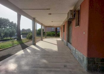 2075ddf7-ae9a-4679-a469-f52fb329210c.JPG - Locale Commerciale Via Aglione 3, Castelnuovo Magra - foto 1
