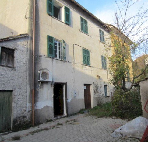 2.jpg - Appartamento Via Insurrezione 2, Montoggio - foto 2