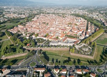 DJI_0077.JPG - Locale Commerciale Via Fillungo 168, Lucca - foto 1