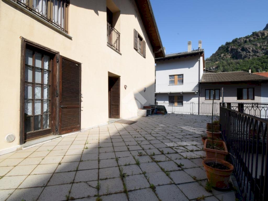 Three-room apartment Via Emilio Chanoux, Chatillon - photo 1