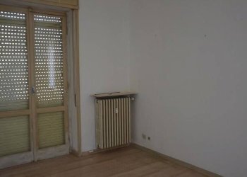 Stanza non arredata - Two-room apartment via Ercole Ferrario, 12, Gallarate - photo 23