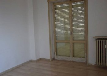 Stanza non arredata - Two-room apartment via Ercole Ferrario, 12, Gallarate - photo 24