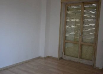 Stanza non arredata - Two-room apartment via Ercole Ferrario, 12, Gallarate - photo 26