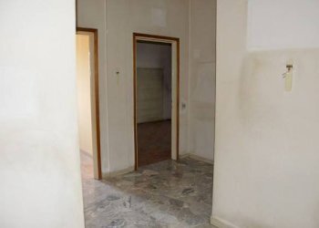 Interno palazzo - Two-room apartment via Ercole Ferrario, 12, Gallarate - photo 8