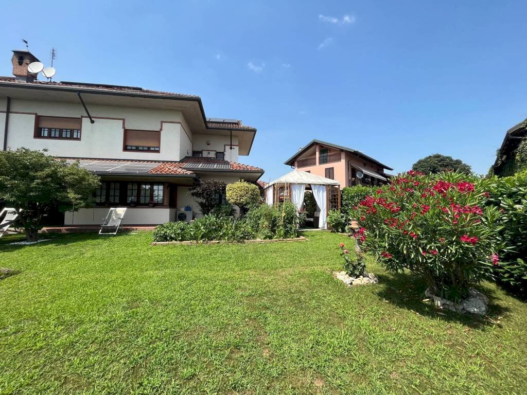 Facciata - Villa via Triora, 8, Carmagnola - foto 2