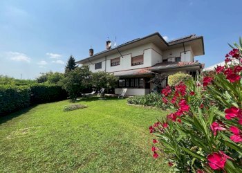 Facciata - Villa via Triora, 8, Carmagnola - foto 1