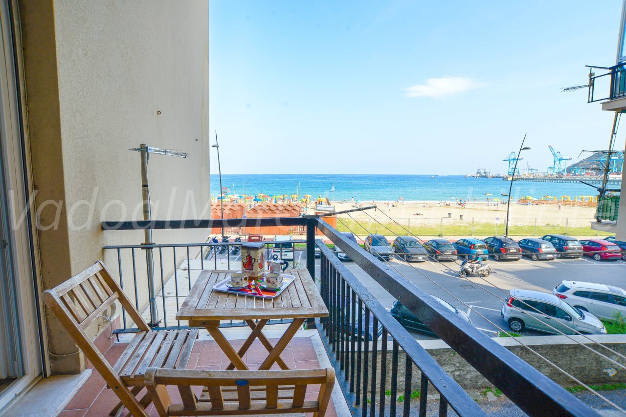 Via Aurelia logo -09.jpg - Bilocale Via Aurelia 5, Vado Ligure - foto 1