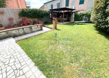 1154818-dy1t8l71n.jpg - Porzione di casa Via Quercioli 103, Massa - foto 20