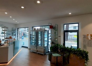 20230721_183750.jpg - Locale Commerciale Via Milano 94, Somma Lombardo - foto 1