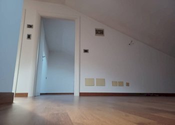 Stanza non arredata - Villa Marzabotto - foto 37