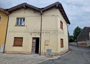 01a62dda-7e4a-4f70-ab1a-b58236b67f8e.jpg - Casa indipendente Via Parigi, Castelvetro Piacentino - foto 2