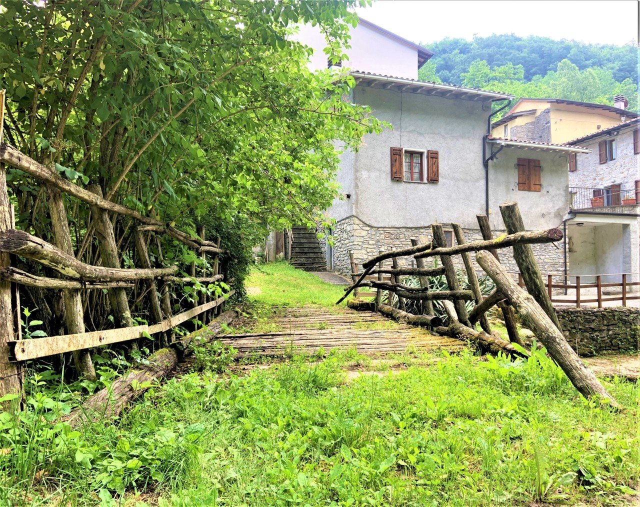 esterni - Villa Via del Cerbino, Vernio - foto 1