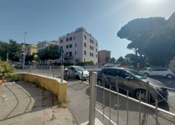 c5595cd2-b199-443d-87b1-dda1168862ce.JPG - Commercial Premises Via Pietro Bembo 2, Roma - photo 2