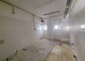 9c983416-fe47-4a36-b891-67f836adc354.JPG - Commercial Premises Via Pietro Bembo 2, Roma - photo 8