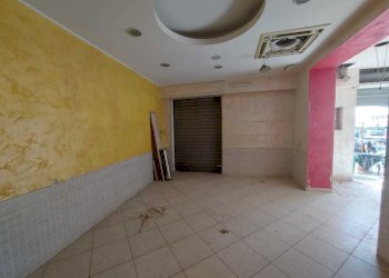 10849a4c-2b38-47e7-abe1-ac40bb5201c5.JPG - Commercial Premises Via Pietro Bembo 2, Roma - photo 13