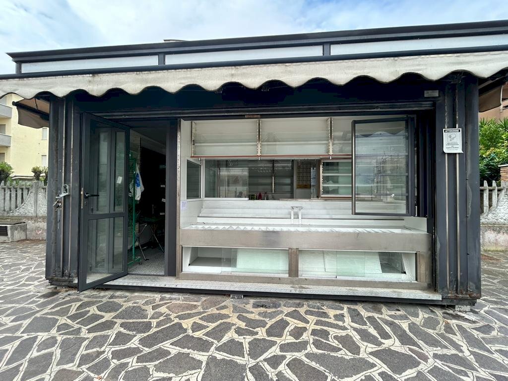 7.jpg - Locale Commerciale VIALE MAIELLA, Francavilla al Mare - foto 1