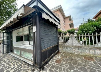 8.jpg - Locale Commerciale VIALE MAIELLA, Francavilla al Mare - foto 2