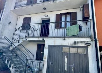 facciata - Quadrilocale via Orgoglia, Borgo Ticino - foto 1