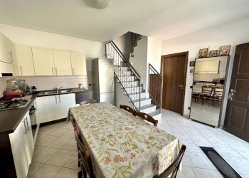 soggiorno - Quadrilocale via Orgoglia, Borgo Ticino - foto 3