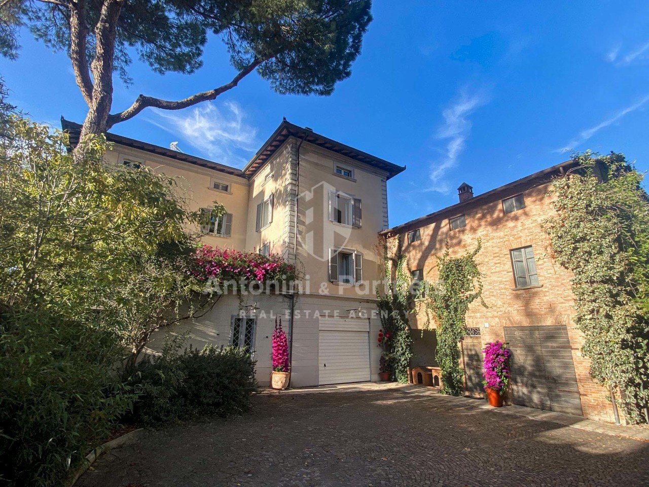 In vendita lussuosa villa con piscina a Marsciano - Villa Marsciano - photo 2