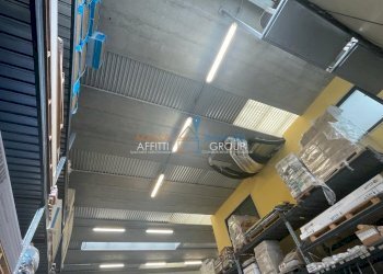 WhatsApp Image 2023-05-19 at 18.40.29.jpeg - Locale Commerciale Via Bordigona 5, Massa - foto 4