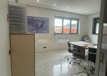 WhatsApp Image 2023-05-19 at 18.40.29 (10).jpeg - Locale Commerciale Via Bordigona 5, Massa - foto 14