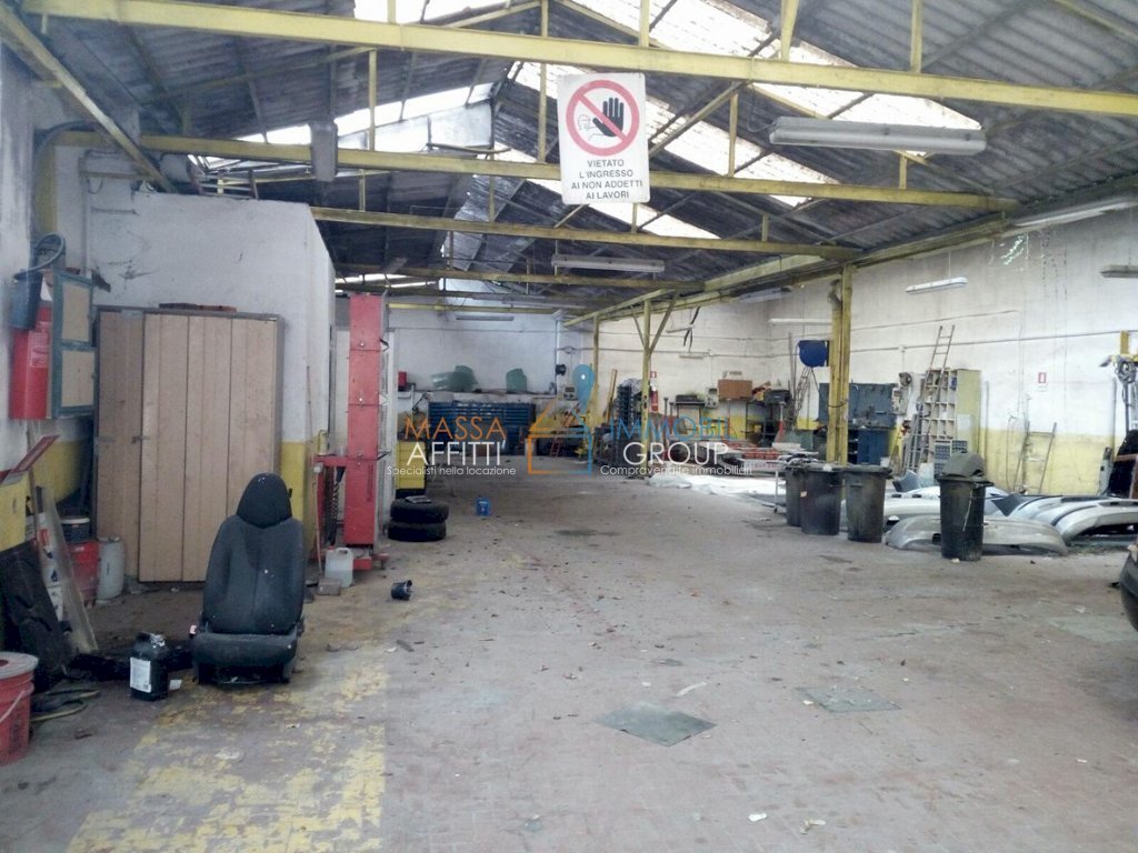 Capannone Nuova Domus.jpg - Locale Commerciale Via Plebiscito 2/B, Carrara - foto 1