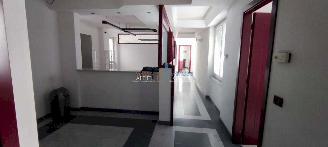 WhatsApp Image 2023-04-19 at 11.23.45 (2).jpeg - Office Viale Roma 9, Massa - photo 2