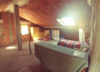 mansarda salone grezzo con impianti.jpg - Casa indipendente Via silcia 7, Massa - foto 9