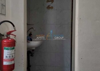 3.jpg - Locale Commerciale Via Farini 2/A, Carrara - foto 5