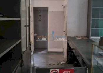 8.jpg - Locale Commerciale Via Farini 2/A, Carrara - foto 10