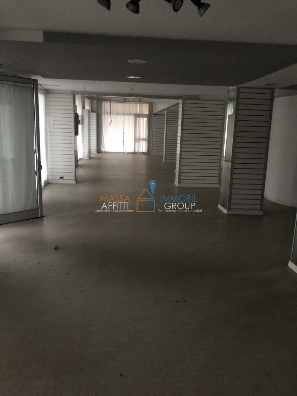 IMG_7394.JPG - Locale Commerciale Via Werther Muttini 17, Carrara - foto 1