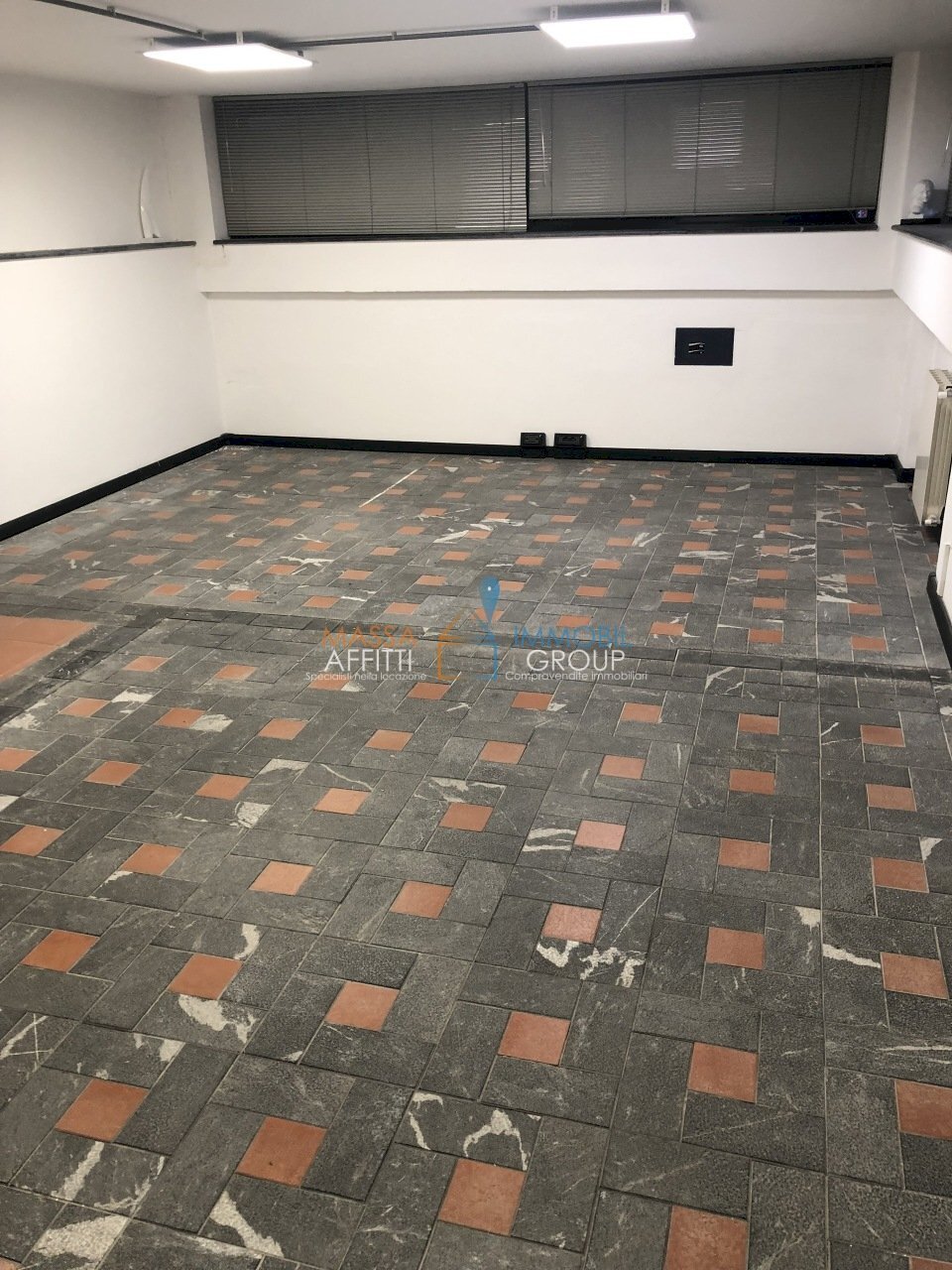 IMG_7339.JPG - Locale Commerciale Via Werther Muttini 24C, Carrara - foto 2