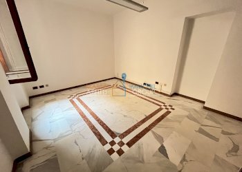 IMG_3187.JPG - Ufficio Via Cavour 58, Massa - foto 14