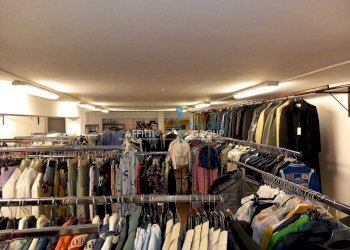 WhatsApp Image 2022-10-24 at 13.20.47 (1).jpeg - Magazzino Via Pietro Tacca 1, Carrara - foto 9