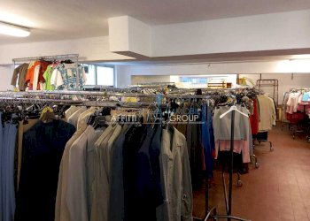 WhatsApp Image 2022-10-24 at 13.20.46 (4).jpeg - Magazzino Via Pietro Tacca 1, Carrara - foto 10