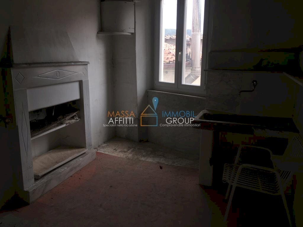 1055183-vihj46wnb.jpg - Appartamento Via Mura Est 13, Massa - foto 2
