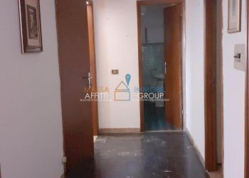 1047153_8wz3b57m8n.jpg - Appartamento Piazza Alcide de Gasperi 4, Massa - foto 4