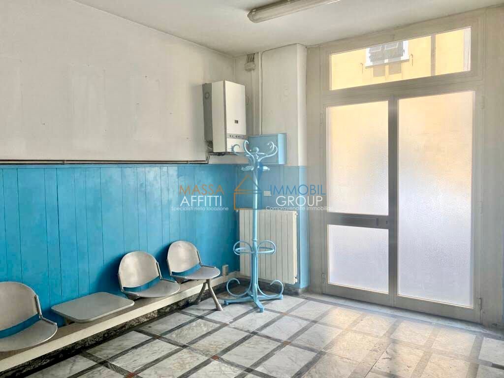 0e2168e1-abf2-41eb-a860-cd4cb921b227.jpg - Locale Commerciale Via Garibaldi 41A, Carrara - foto 3