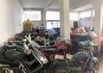 IMG_5792.JPG - Locale Commerciale Via Crocello 2, Massa - foto 1