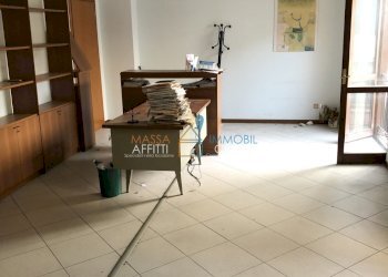 IMG_5504.JPG - Ufficio Via Roma 145, Montignoso - foto 2