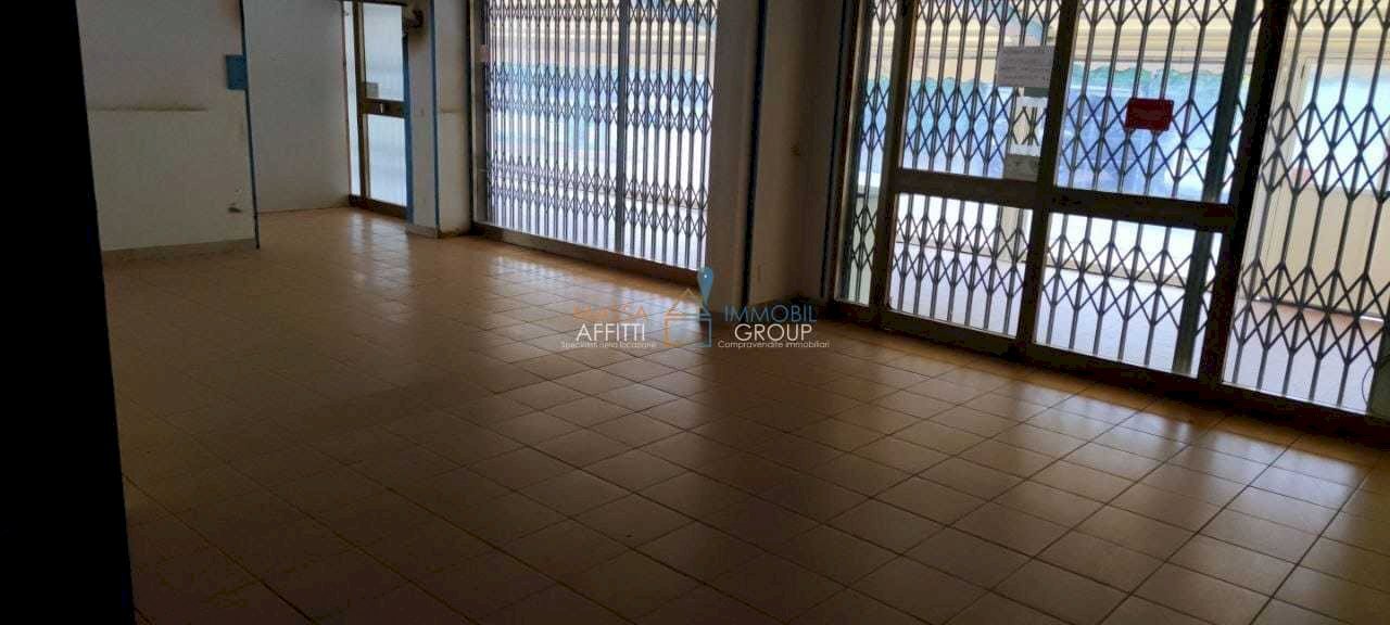 WhatsApp Image 2023-04-19 at 11.21.57.jpeg - Commercial Premises Via Modena 3, Massa - photo 2