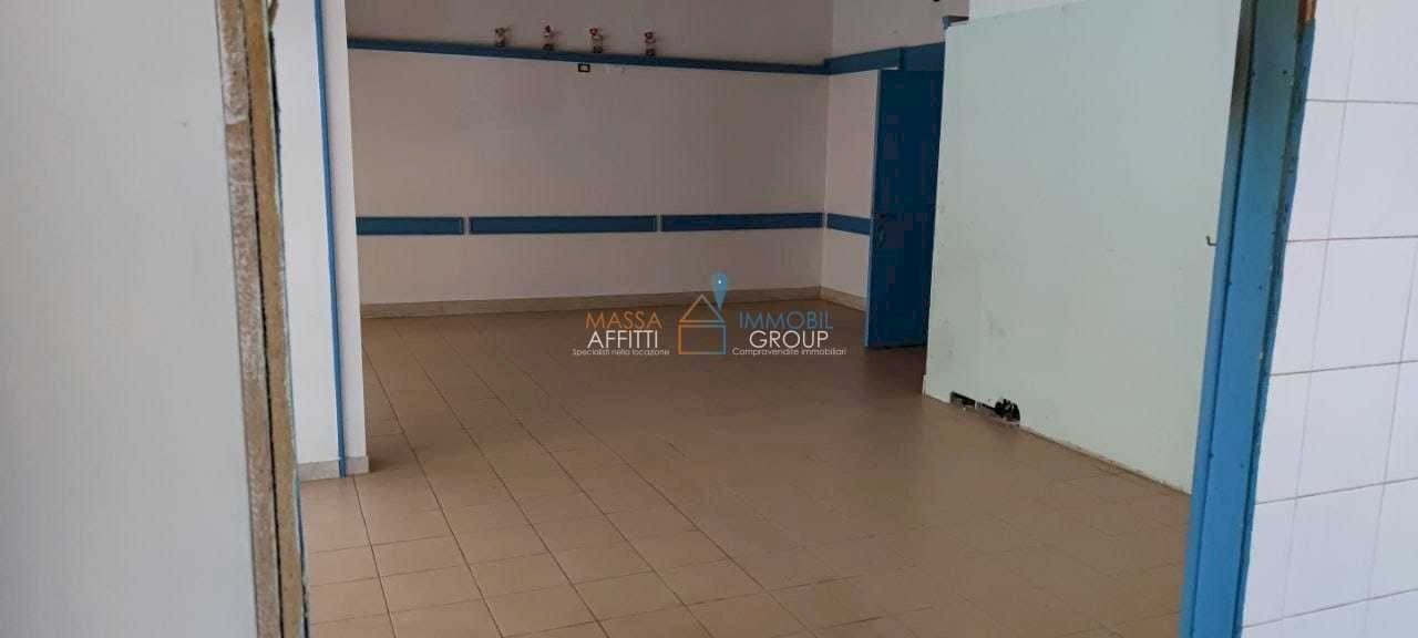 WhatsApp Image 2023-04-19 at 11.21.56 (1).jpeg - Commercial Premises Via Modena 3, Massa - photo 3