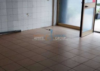 WhatsApp Image 2023-04-19 at 11.21.56 (3).jpeg - Locale Commerciale Via Modena 3, Massa - foto 3